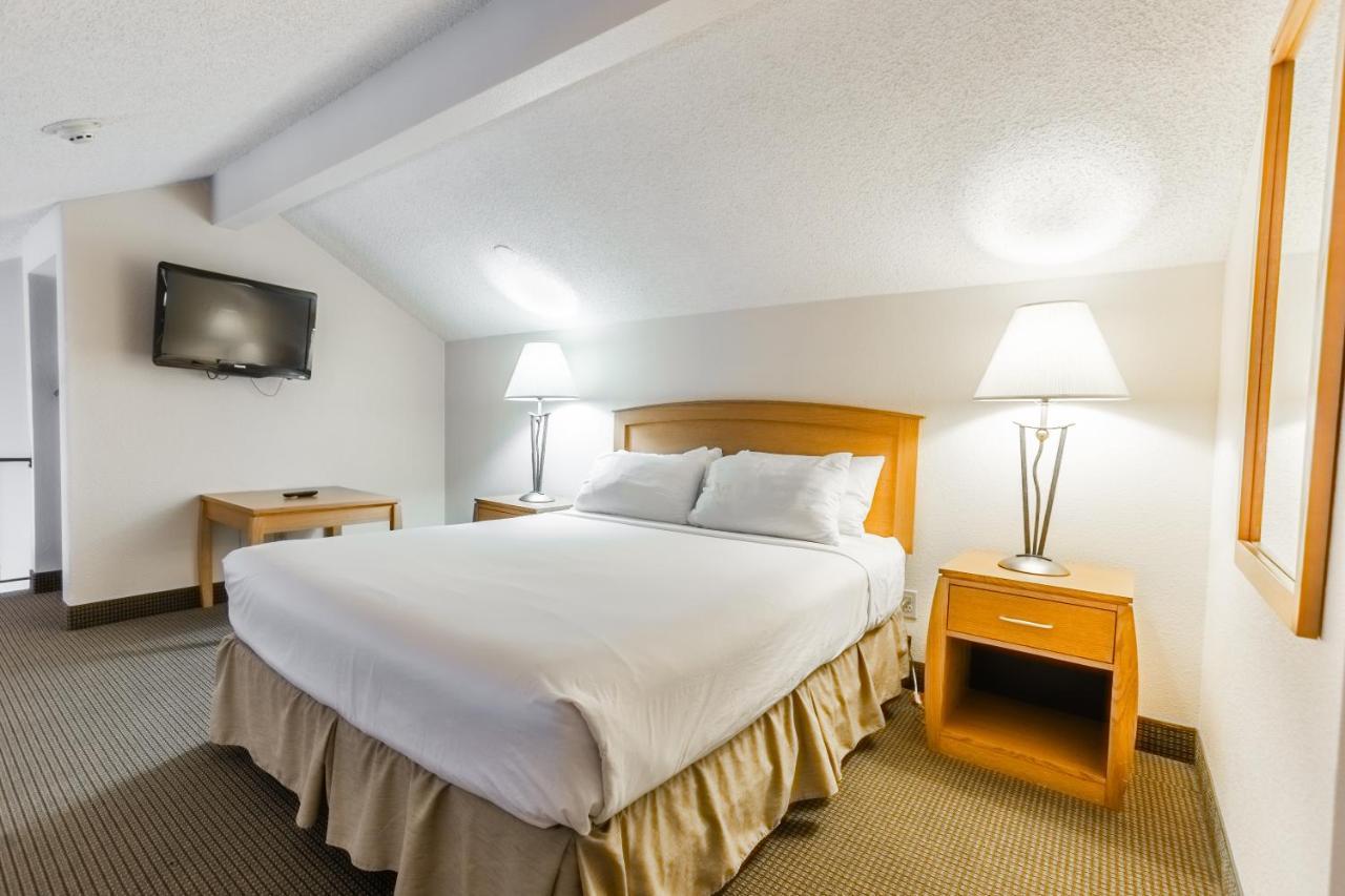 Rivertree Inn & Suites Clarkston Екстер'єр фото