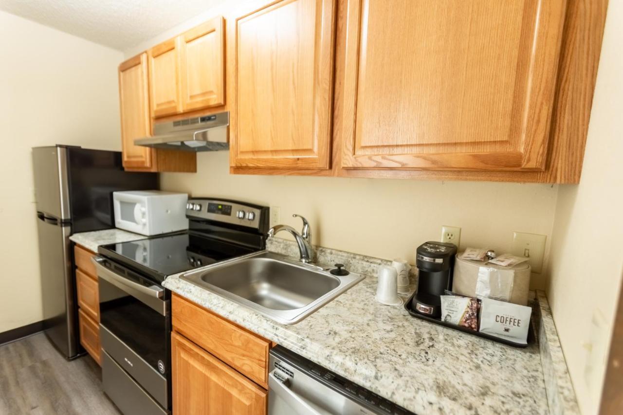 Rivertree Inn & Suites Clarkston Екстер'єр фото