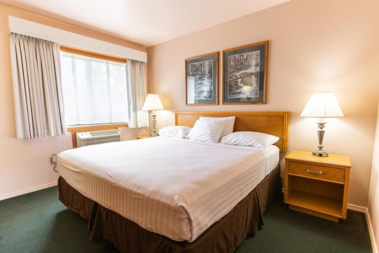 Rivertree Inn & Suites Clarkston Екстер'єр фото