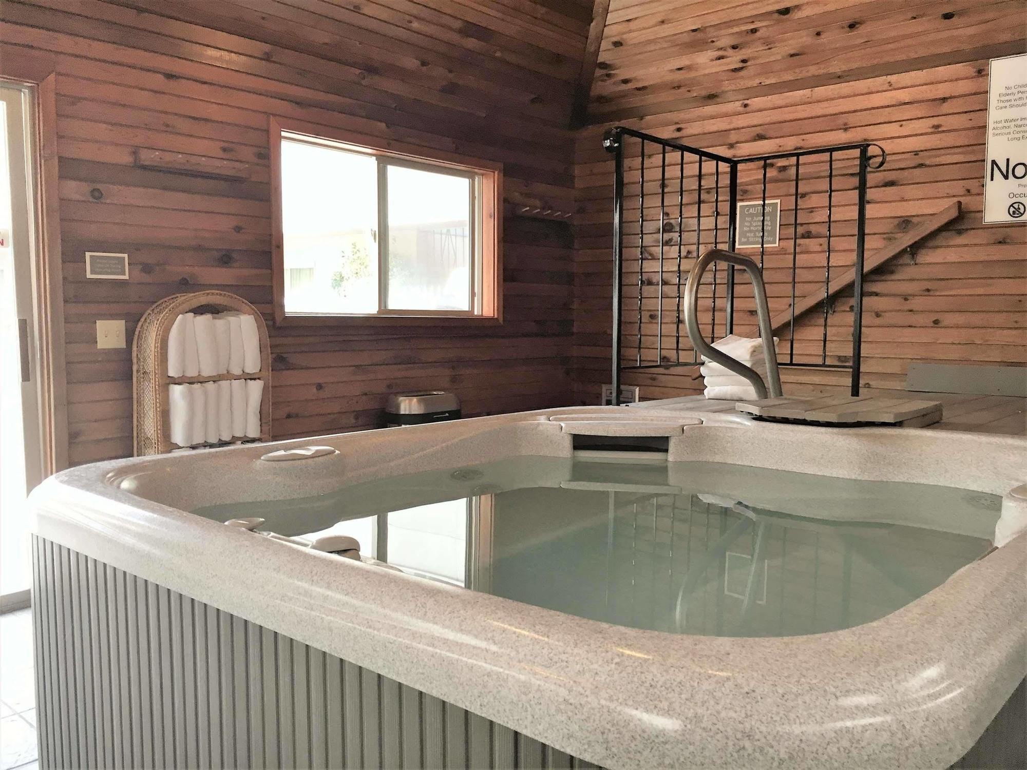 Rivertree Inn & Suites Clarkston Екстер'єр фото