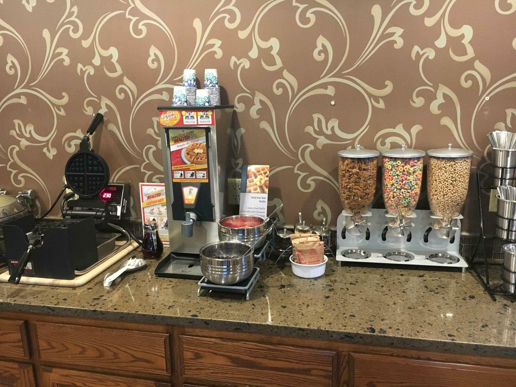 Rivertree Inn & Suites Clarkston Екстер'єр фото